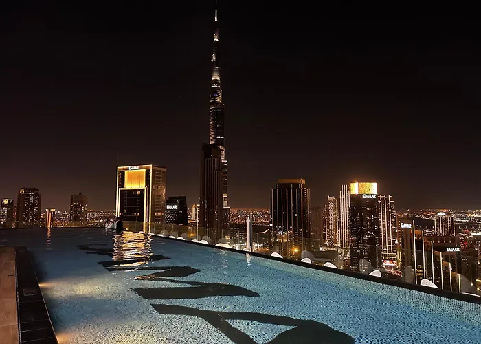 Luxury Stay With Burj Khalifa Views & Infinity Pool