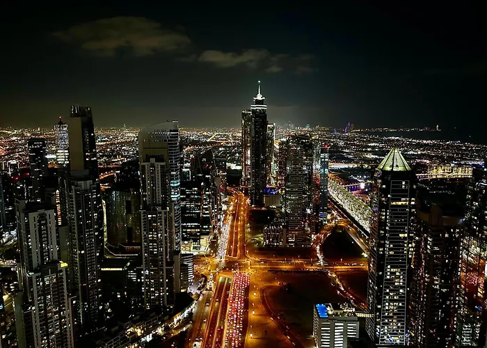 Luxury Stay With Burj Khalifa Views & Infinity Pool