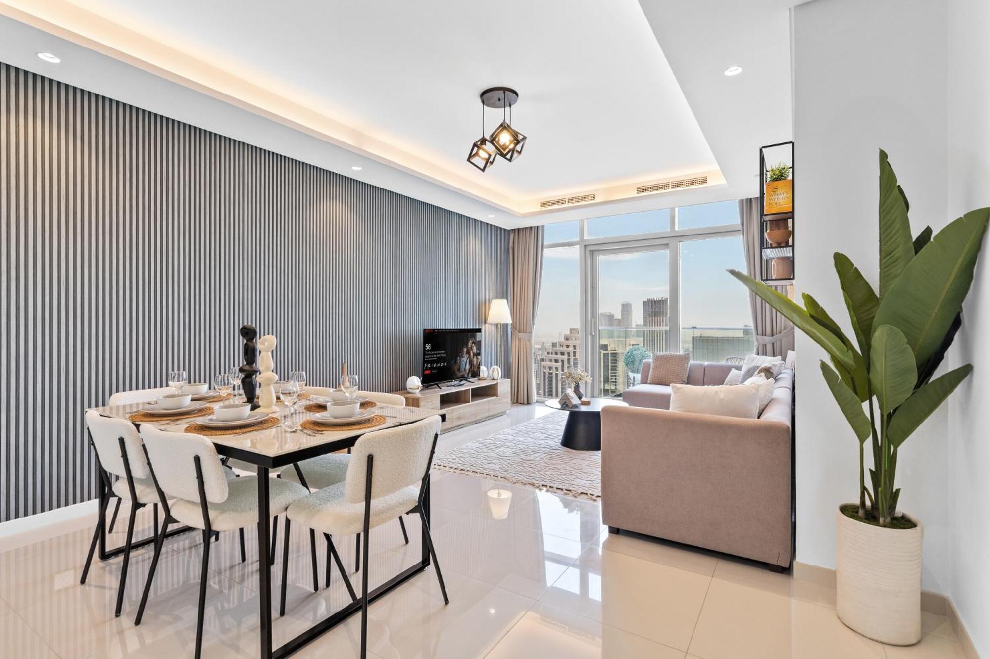 Luxury With Burj Khalifa Views & Infinity Pool Апартаменти Дубай
