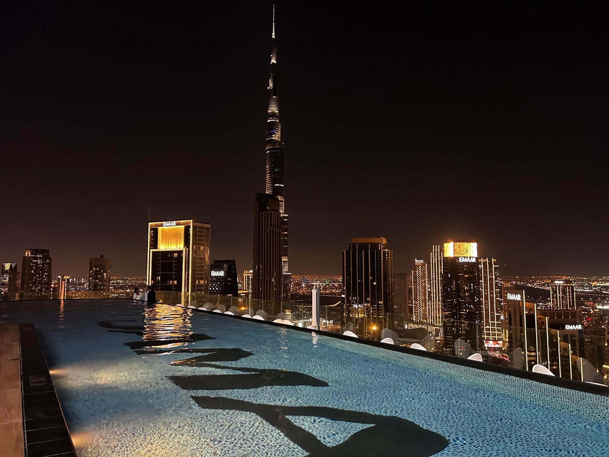 Апартаменти Luxury With Burj Khalifa Views & Infinity Pool