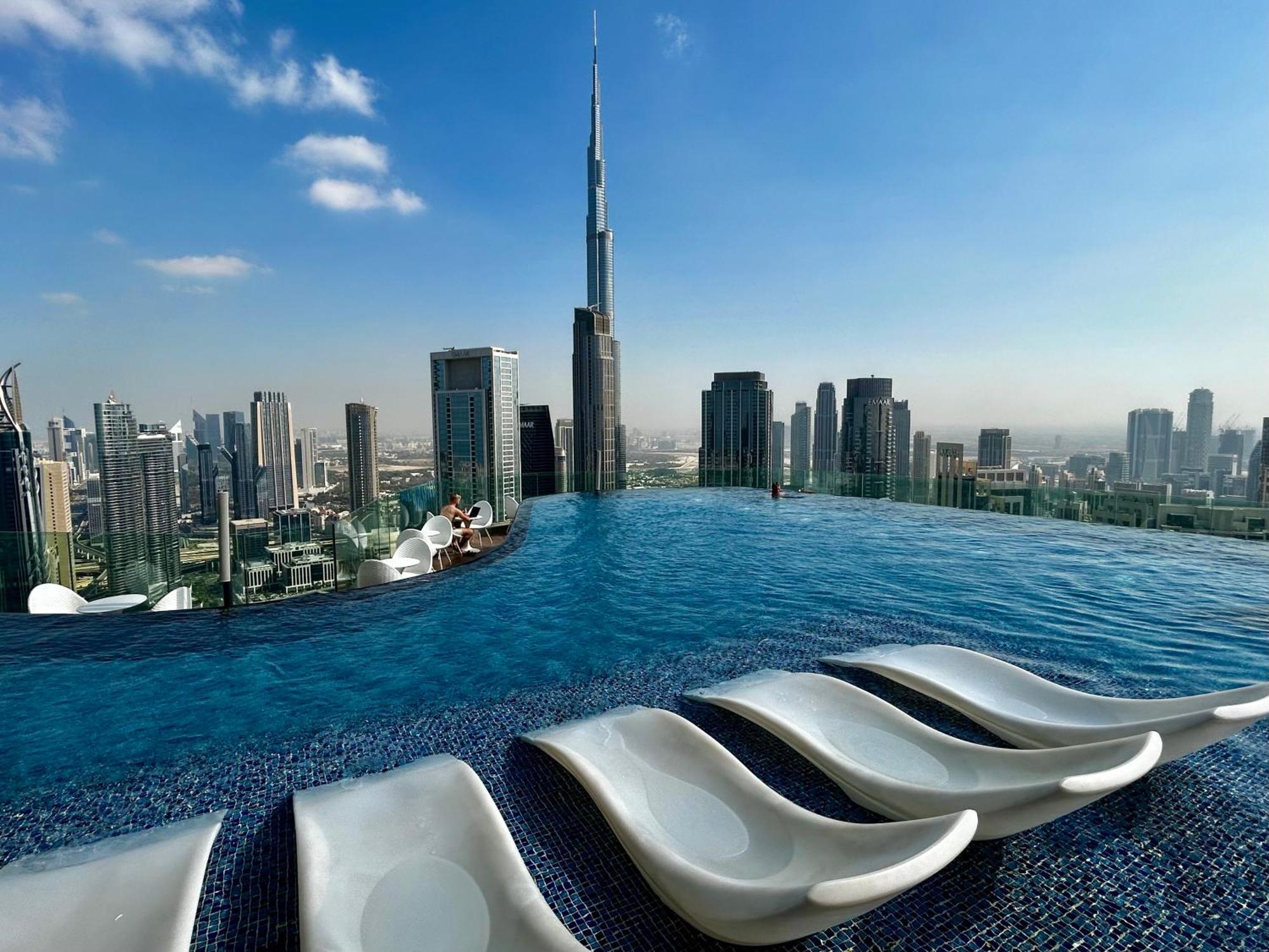 Апартаменти Luxury With Burj Khalifa Views & Infinity Pool