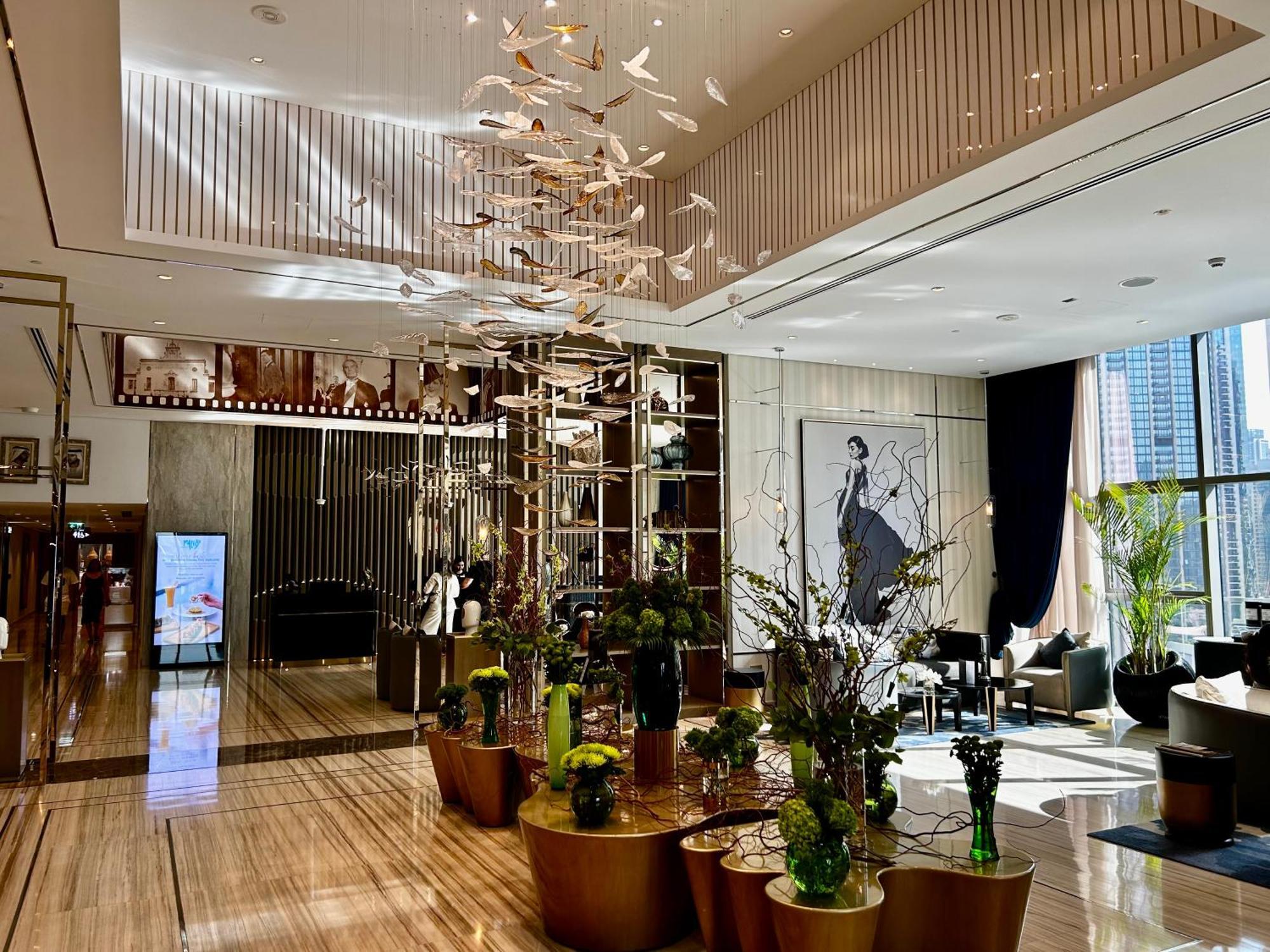 Luxury With Burj Khalifa Views & Infinity Pool Апартаменти Дубай
