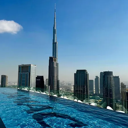 Luxury Stay With Burj Khalifa Views & Infinity Pool Дубай Екстер'єр фото